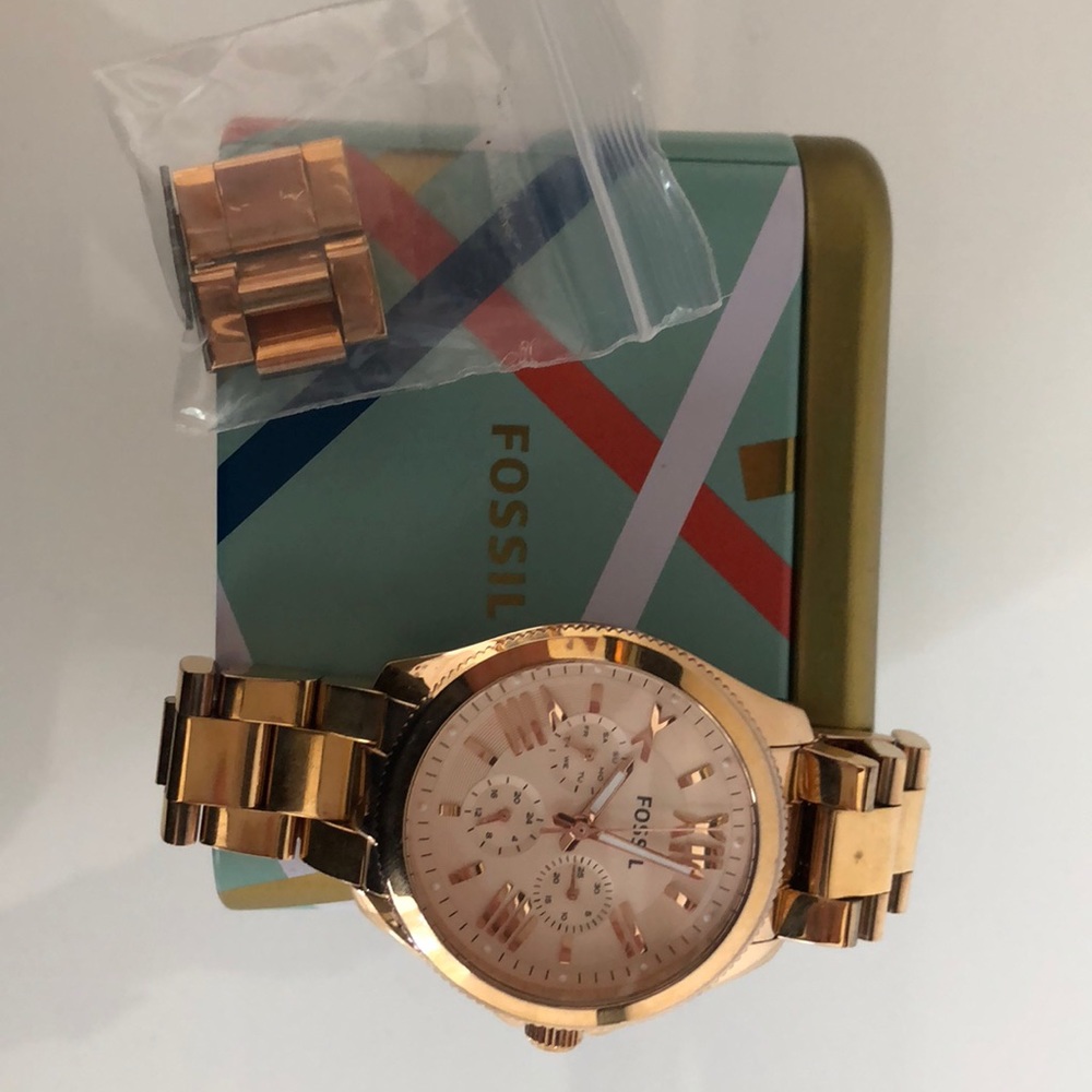 gold fossil watcj